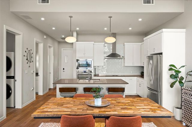 5921 Hiline RD 2404, Austin, TX 78734