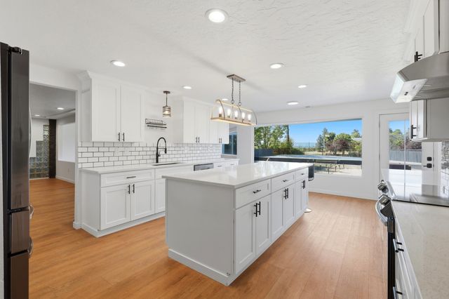 1627 W Courtland Ave, Spokane, WA 99205