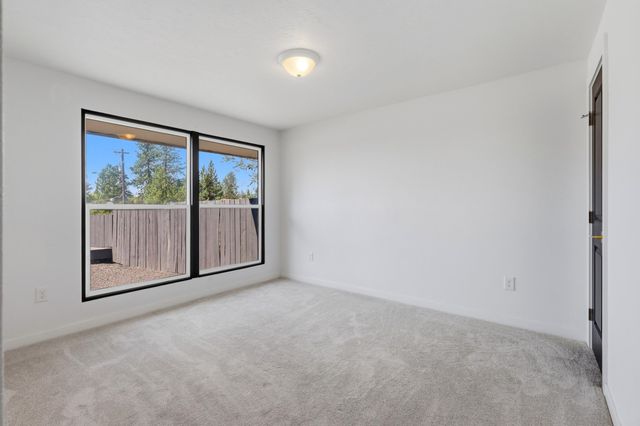 1627 W Courtland Ave, Spokane, WA 99205