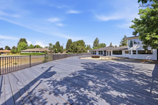 1627 W Courtland Ave, Spokane, WA 99205