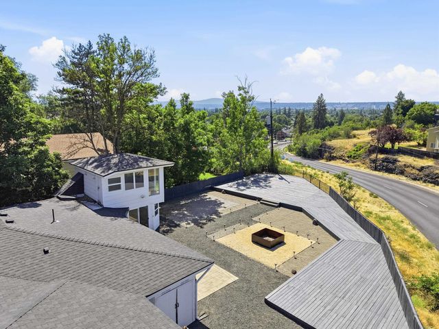1627 W Courtland Ave, Spokane, WA 99205