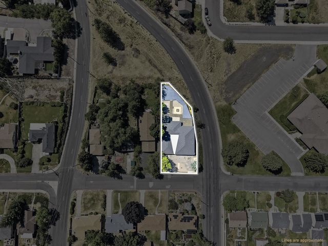 1627 W Courtland Ave, Spokane, WA 99205