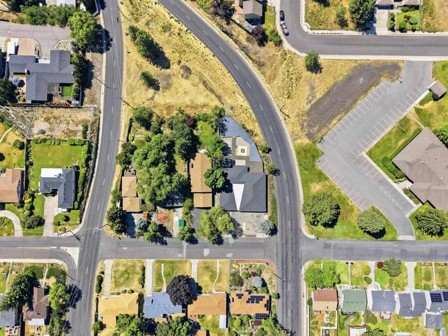 1627 W Courtland Ave, Spokane, WA 99205