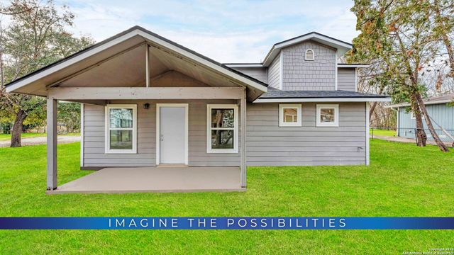 414 N Ellis St, Seguin, TX 78155