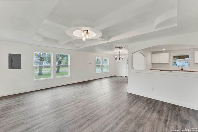 414 N Ellis St, Seguin, TX 78155