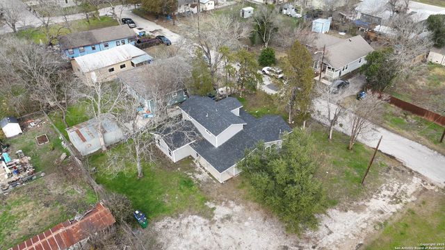 414 N Ellis St, Seguin, TX 78155