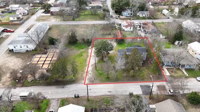 414 N Ellis St, Seguin, TX 78155
