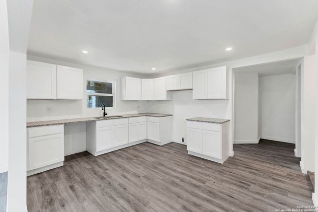 414 N Ellis St, Seguin, TX 78155