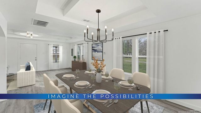 414 N Ellis St, Seguin, TX 78155