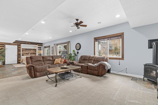 1821 Foothill Trail, Shakopee, MN 55379