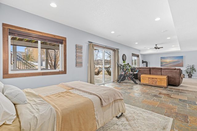 1821 Foothill Trail, Shakopee, MN 55379