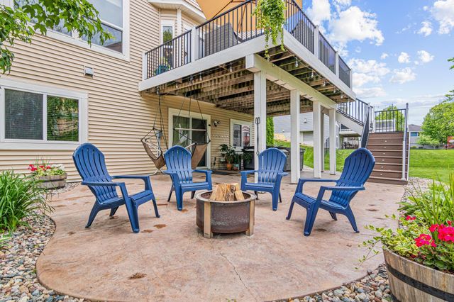 1821 Foothill Trail, Shakopee, MN 55379