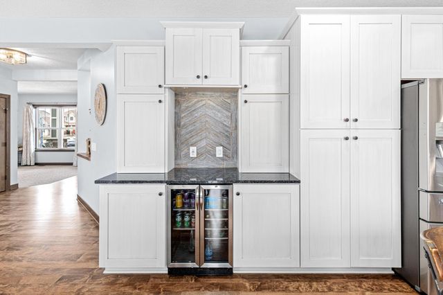 1821 Foothill Trail, Shakopee, MN 55379