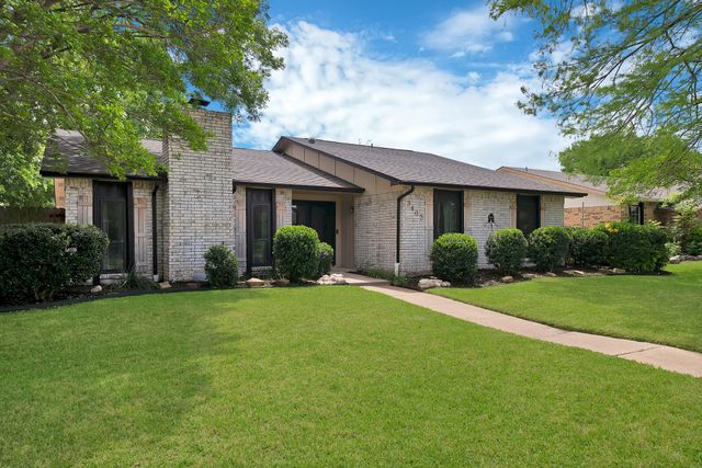 3042 Scott Drive, Rowlett, TX 75088