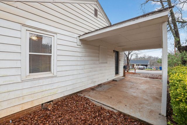 325 Merideth Circle, Spartanburg, SC 29306
