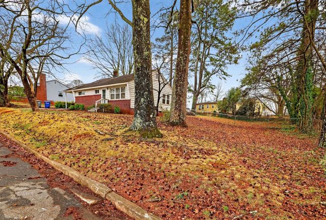 325 Merideth Circle, Spartanburg, SC 29306
