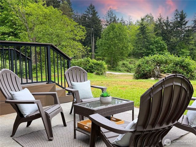 17 B Whidbey Island Drive, Hat Island, WA 98206