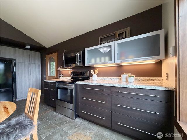 17 B Whidbey Island Drive, Hat Island, WA 98206