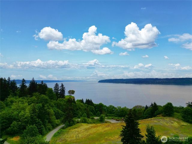 17 B Whidbey Island Drive, Hat Island, WA 98206