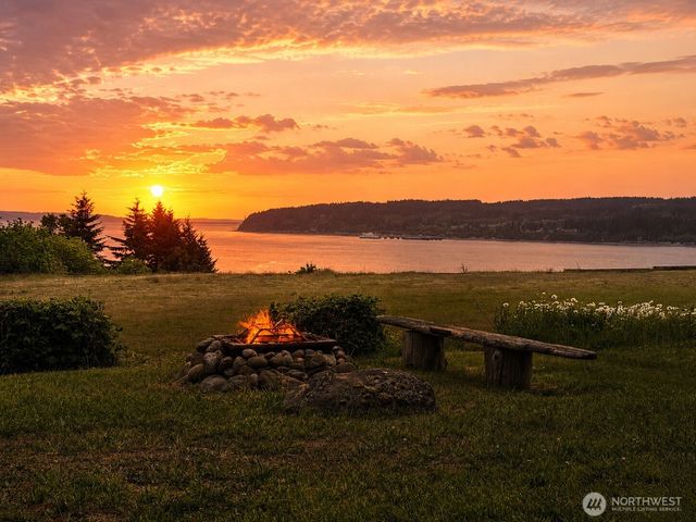 17 B Whidbey Island Drive, Hat Island, WA 98206