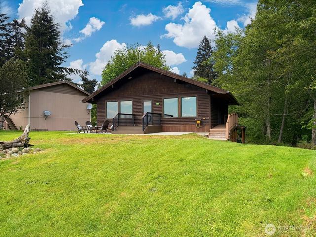 17 B Whidbey Island Drive, Hat Island, WA 98206