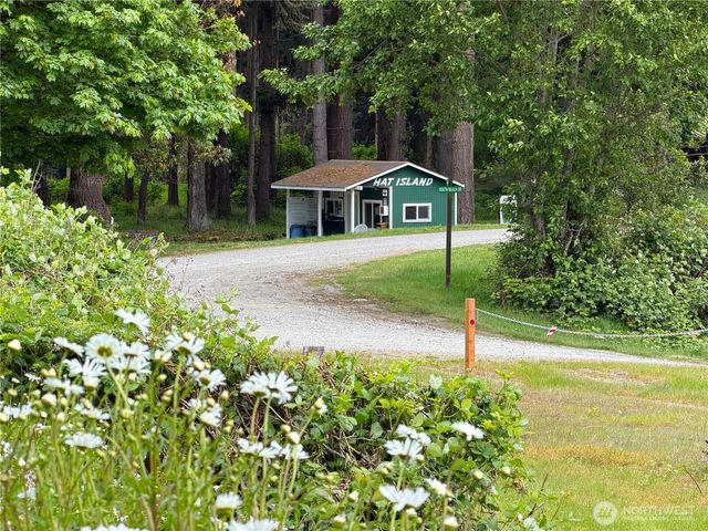 17 B Whidbey Island Drive, Hat Island, WA 98206