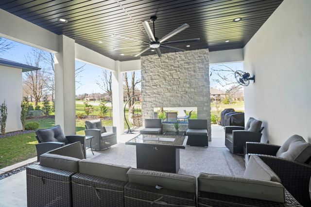 4212 Greenbriar Drive, Nixa, MO 65714