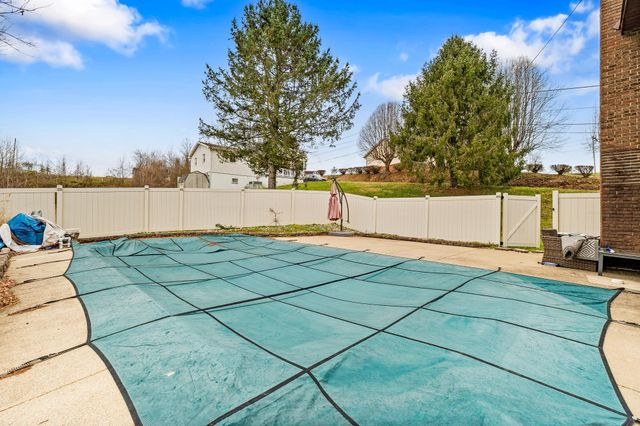 45 Hillcrest Drive, Kenova, WV 25530