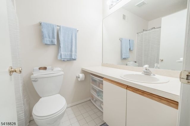 50 Woods Edge Dr 50, Roxbury Twp., NJ 07876