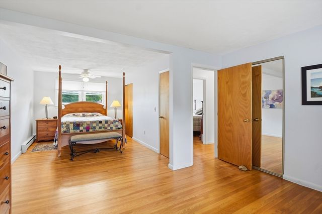 11 Farmington Circle, Marlborough, MA 01752