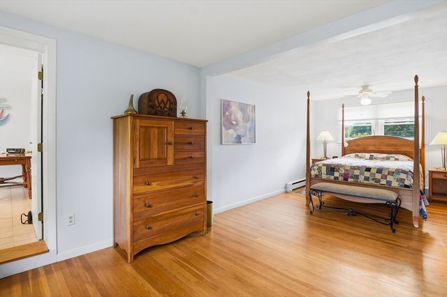 11 Farmington Circle, Marlborough, MA 01752