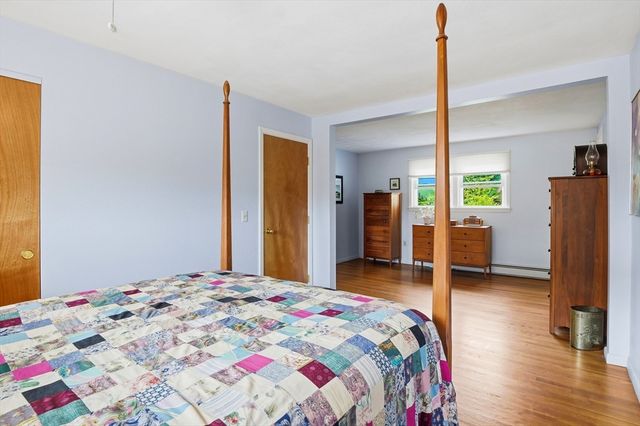 11 Farmington Circle, Marlborough, MA 01752