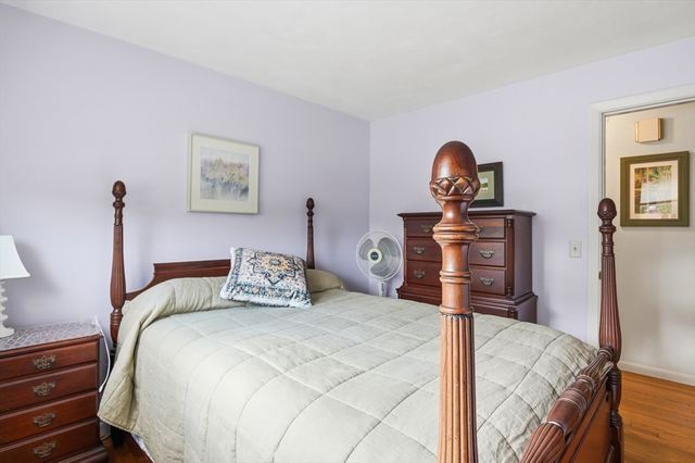 11 Farmington Circle, Marlborough, MA 01752