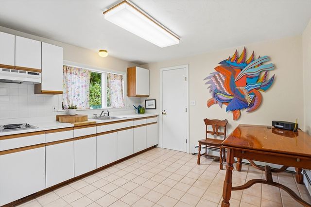 11 Farmington Circle, Marlborough, MA 01752