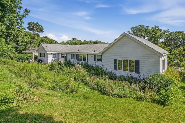 11 Farmington Circle, Marlborough, MA 01752