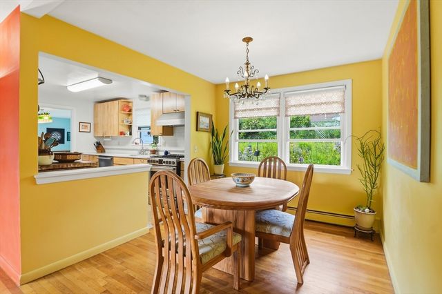 11 Farmington Circle, Marlborough, MA 01752