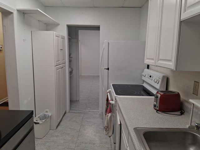 112 N Madison Avenue, Aurora, MO 65605