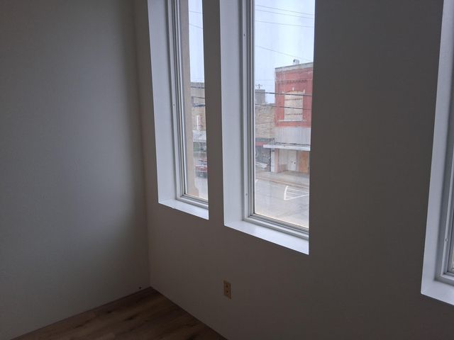 112 N Madison Avenue, Aurora, MO 65605