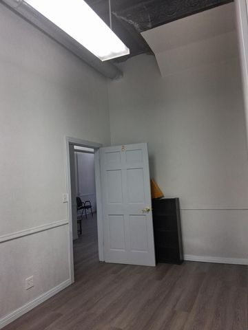 112 N Madison Avenue, Aurora, MO 65605