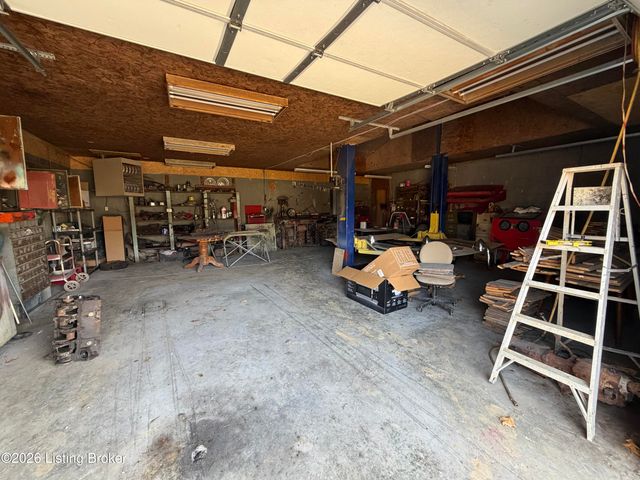 783 Browningtown Rd, Shepherdsville, KY 40165