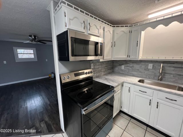 783 Browningtown Rd, Shepherdsville, KY 40165