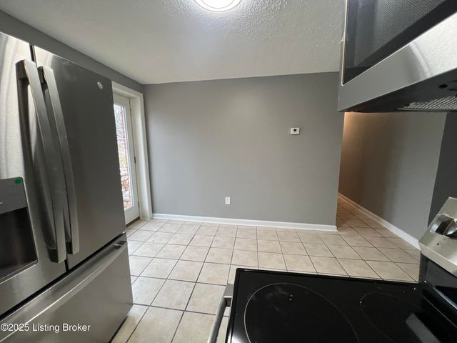 783 Browningtown Rd, Shepherdsville, KY 40165