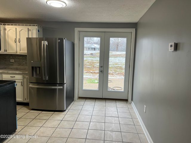 783 Browningtown Rd, Shepherdsville, KY 40165