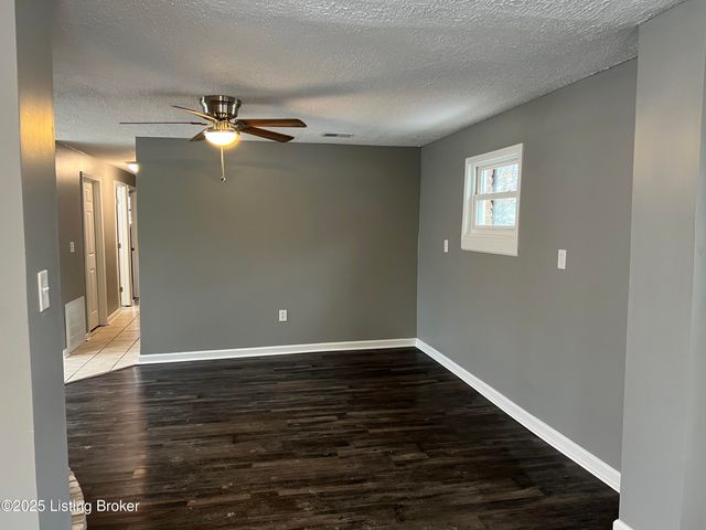 783 Browningtown Rd, Shepherdsville, KY 40165