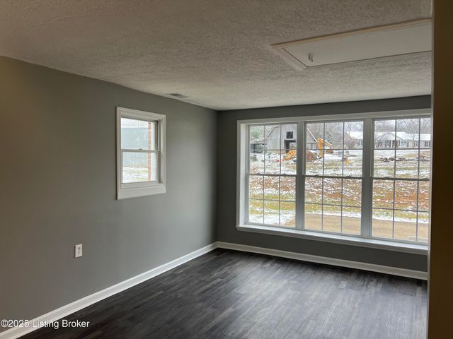 783 Browningtown Rd, Shepherdsville, KY 40165