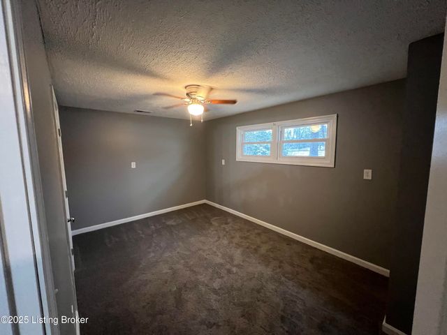 783 Browningtown Rd, Shepherdsville, KY 40165