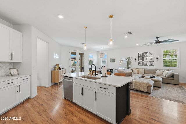 3406 W DUNBAR Drive, Phoenix, AZ 85041