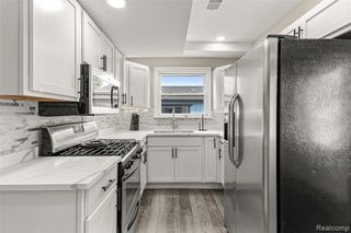 8329 Lenore Street, Dearborn Heights, MI 48127