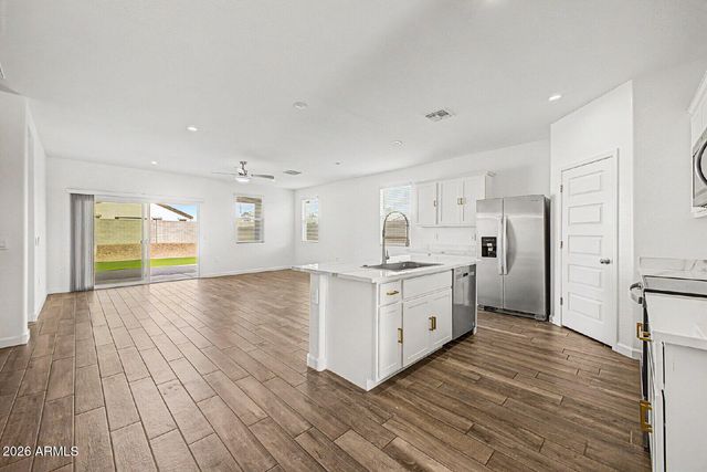 2760 W STRADLING Avenue, Apache Junction, AZ 85120