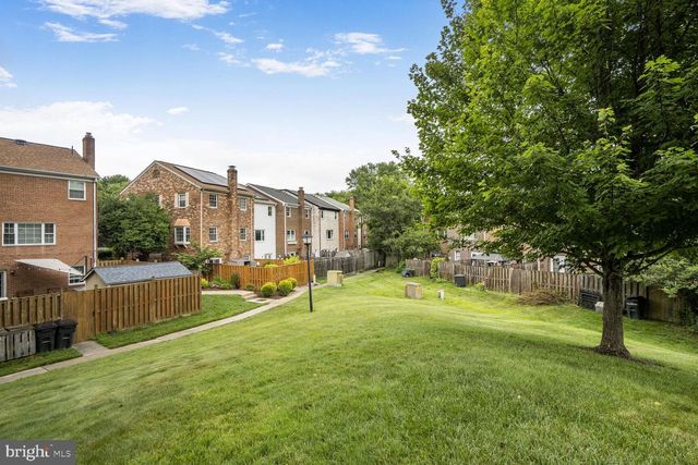 10419 COURTHOUSE DR, Fairfax, VA 22030